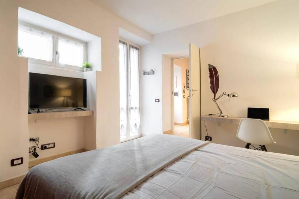 Appartamento Mia. Centro Storico Luino Exteriör bild