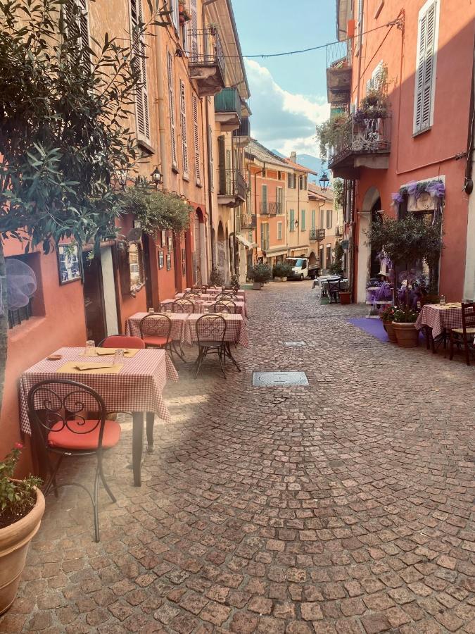 Appartamento Mia. Centro Storico Luino Exteriör bild